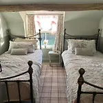 Lilac Terrace * Danby