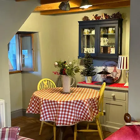 Lilac Terrace * Danby