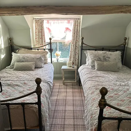 Lilac Terrace * Danby